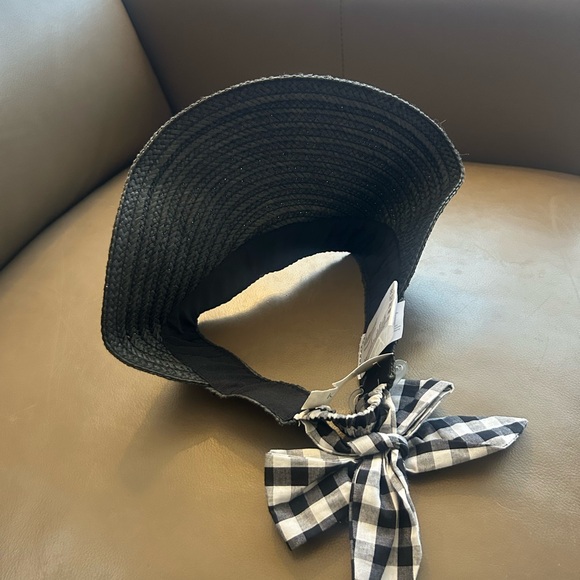 Icing Black Visor with Checkered Bow - Picture 9 of 9